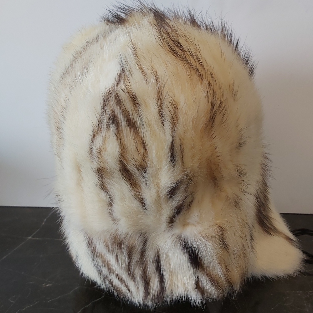 Real Fur - Picture 15 of 15